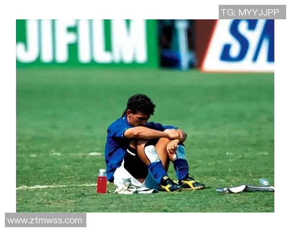 十六号球星的传奇足迹与荣耀解析：谁是足球场上的闪耀巨星